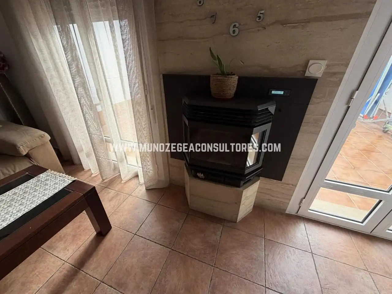 Sala d'estar de Casa o xalet en venda en Lucena amb Aire condicionat, Terrassa i Traster