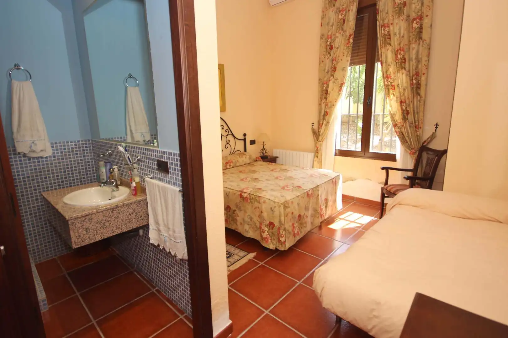 Habitación de Finca rústica en venta en Alcuéscar con Aire acondicionado