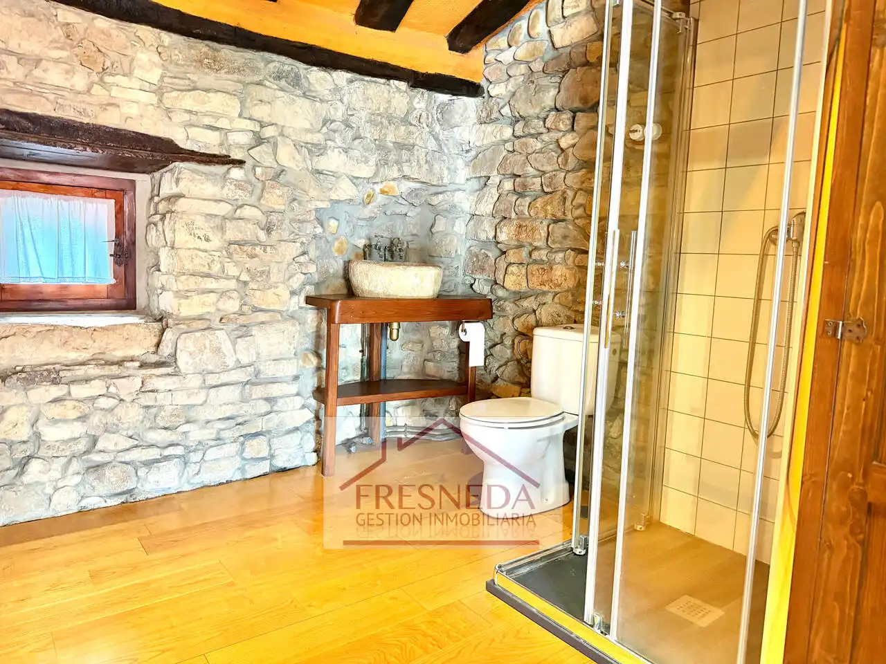 Badezimmer von Gebäude zum Verkauf in Avilés