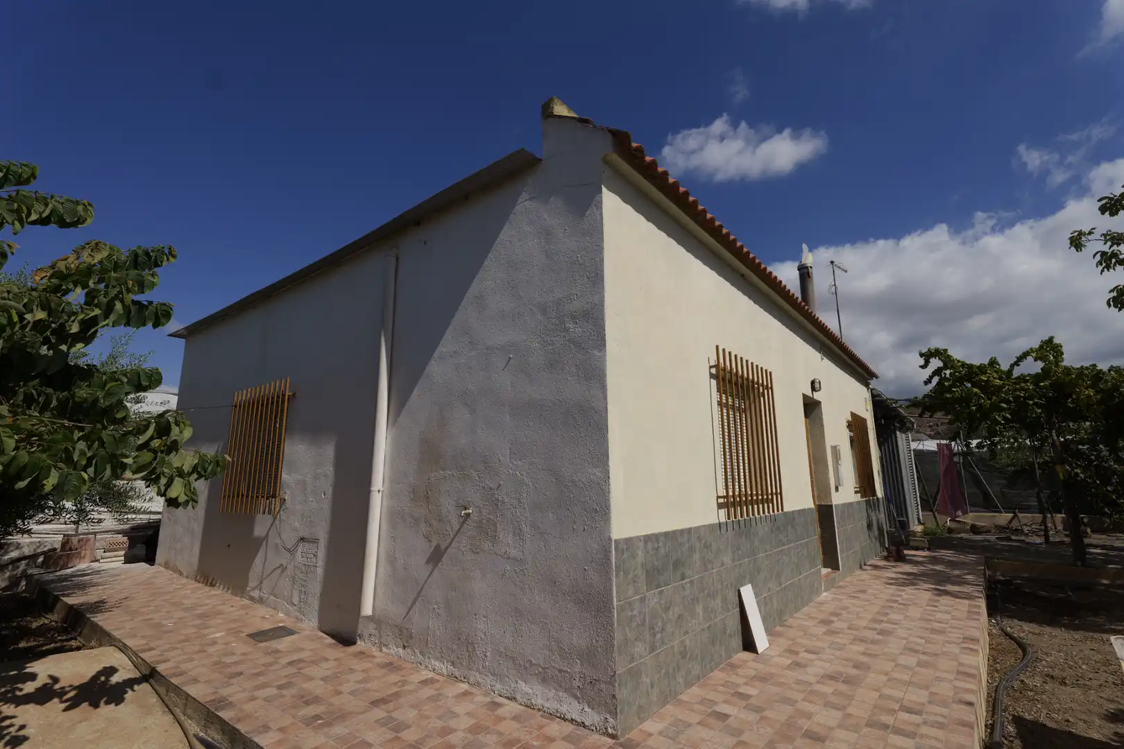 Exterior view of Houses for sale in Berja  with Air Conditioner, Private garden and Terrace