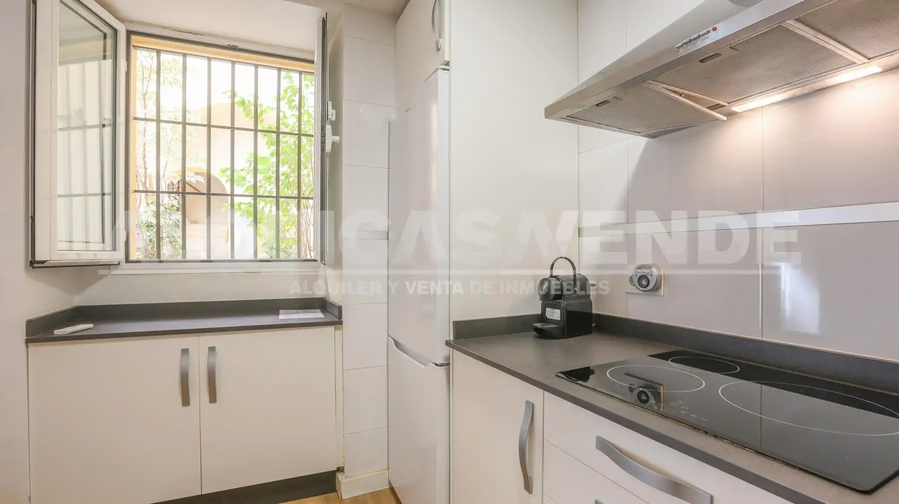 Cocina de Dúplex en venta en Sevilla con Aire acondicionado y Amueblado