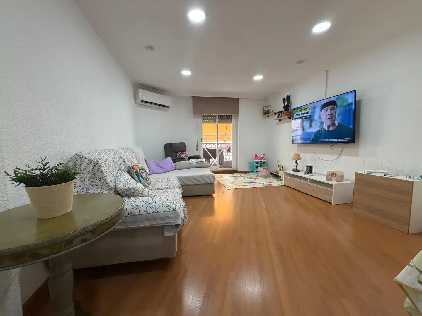 Flat with terrace for sale in Calle José Mira Conesa 11