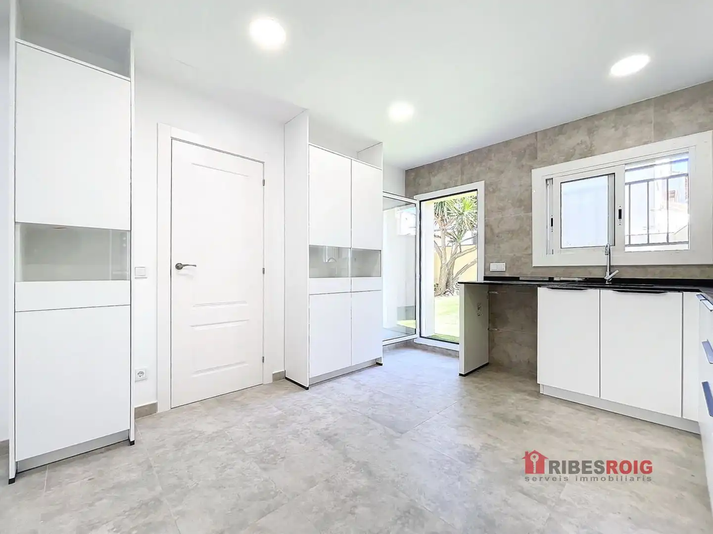 Detached homes for sale in Circumval Lacio, Centre