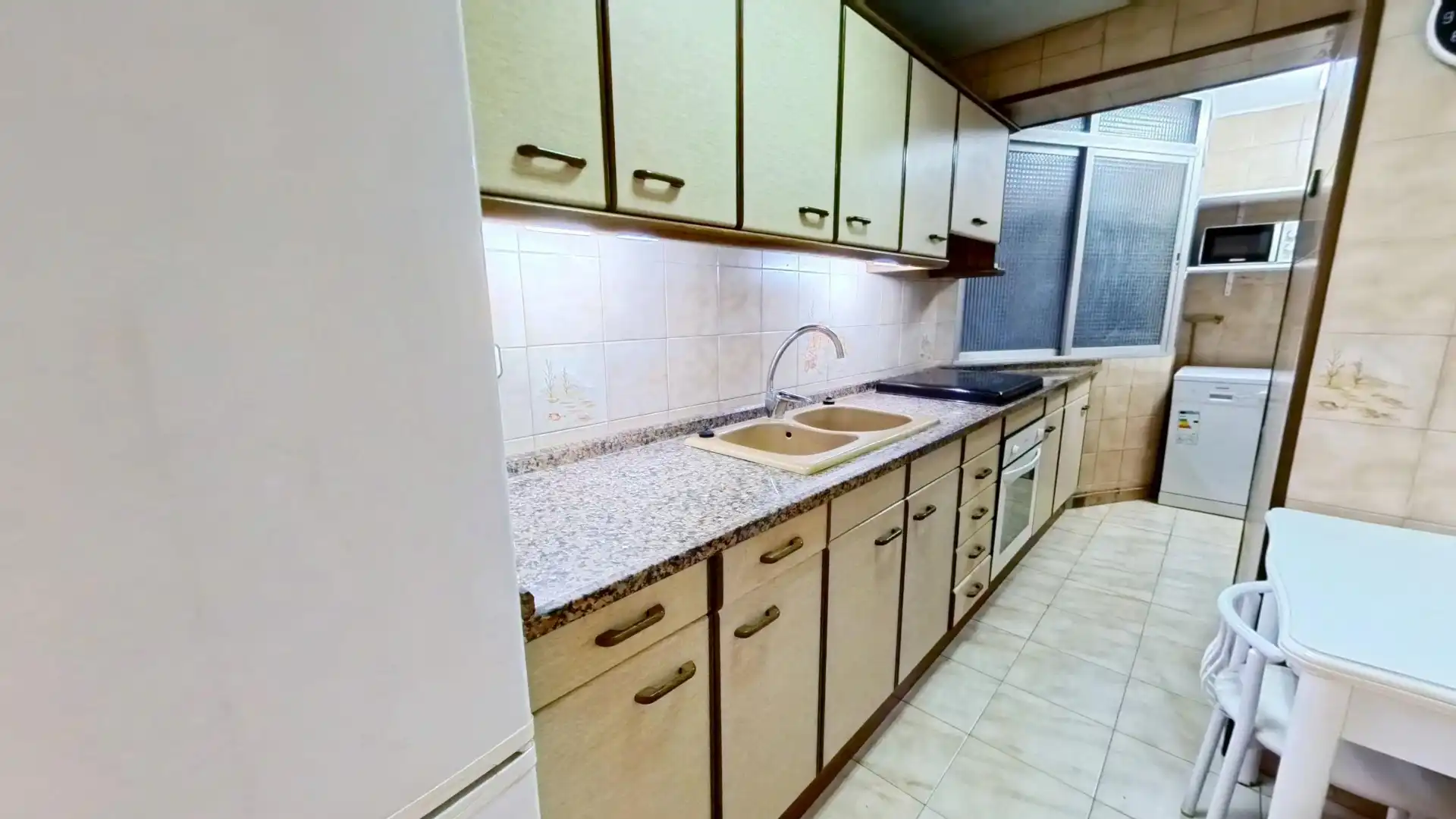 Appartamento con terrazza in affitto a Carrer de Pere Martell, imagen 17