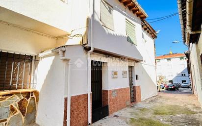 Vista exterior de Casa adosada en venda en Arenas de San Pedro