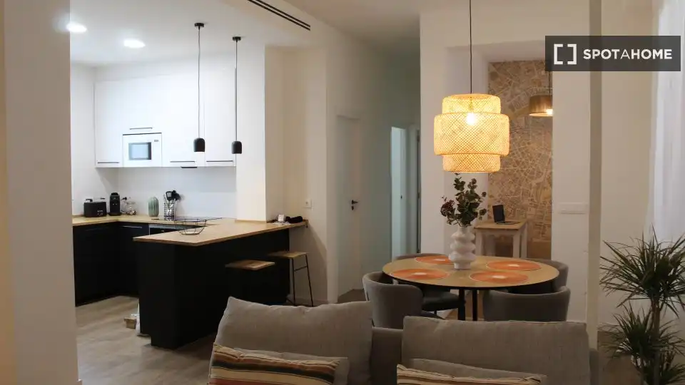 Appartamento con terrazza in affitto a L'Eixample, imagen 9