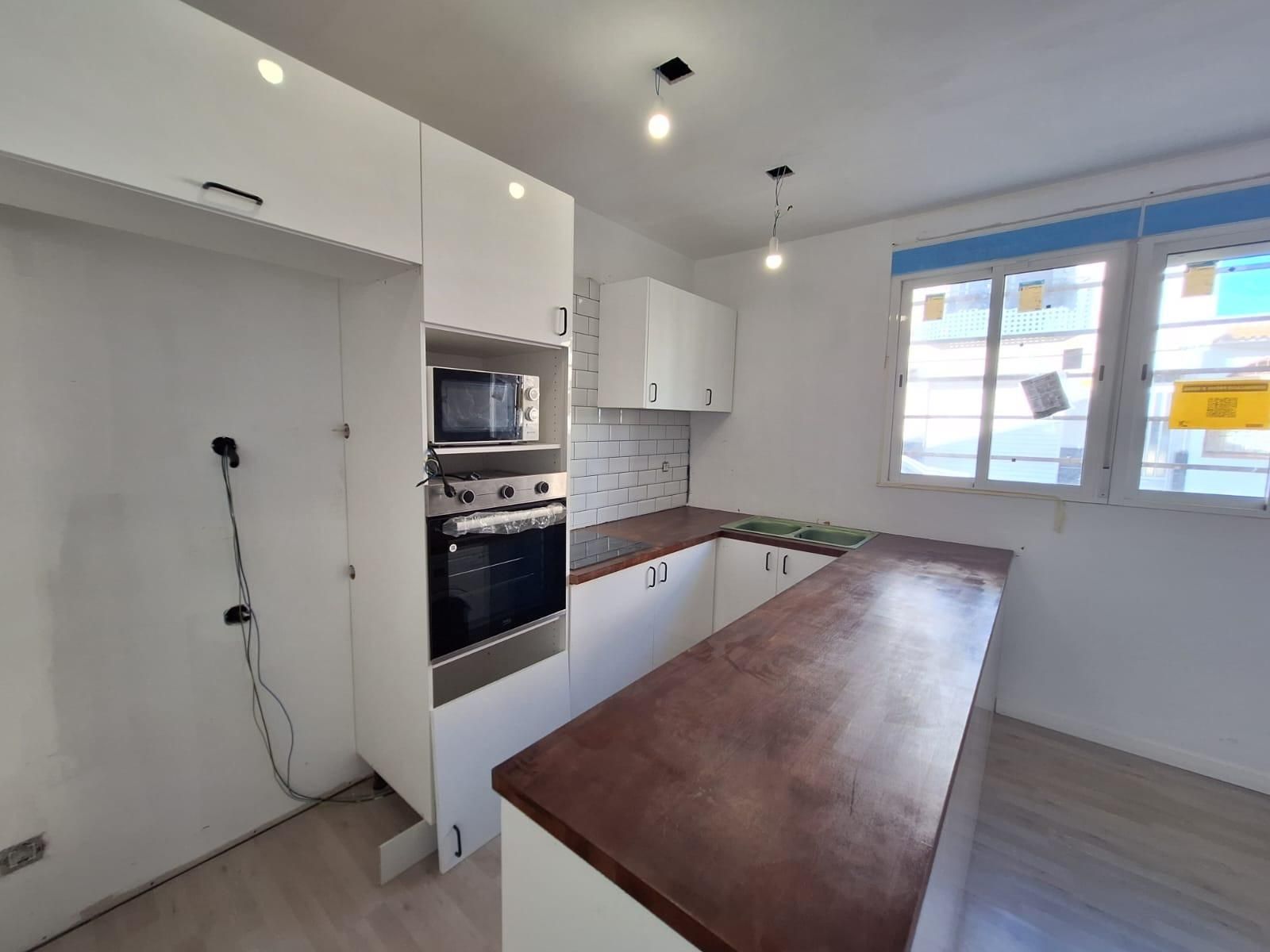 Cuina de Planta baixa en venda en Sabadell amb Aire condicionat, Parquet i Terrassa