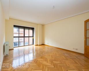 Living room of Flat to rent in  Madrid Capital  with Heating