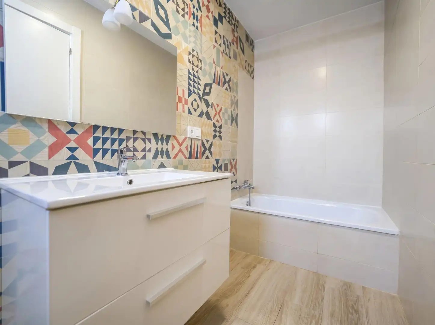 Bathroom of Houses for sale in Tomares  with Air Conditioner, Private garden and Terrace