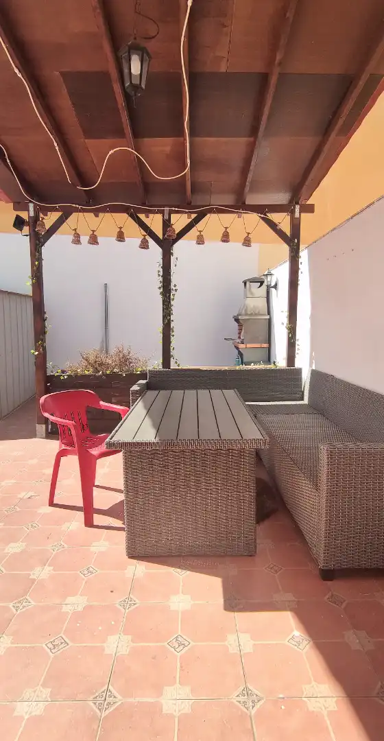 Terrassa de Casa adosada en venda en Benacazón amb Aire condicionat, Moblat i Internet
