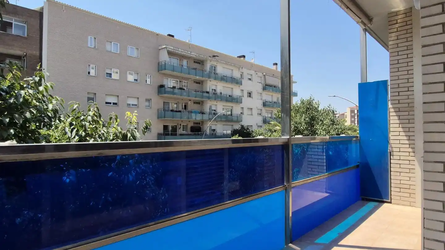Piscina de Piso en venta en Terrassa con Calefacción y Balcón