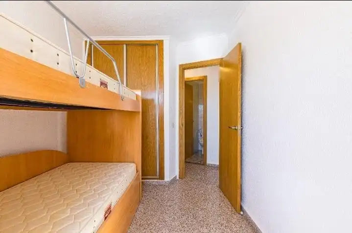 Habitación de Apartamento en venta en Torrevieja con Terraza y Amueblado