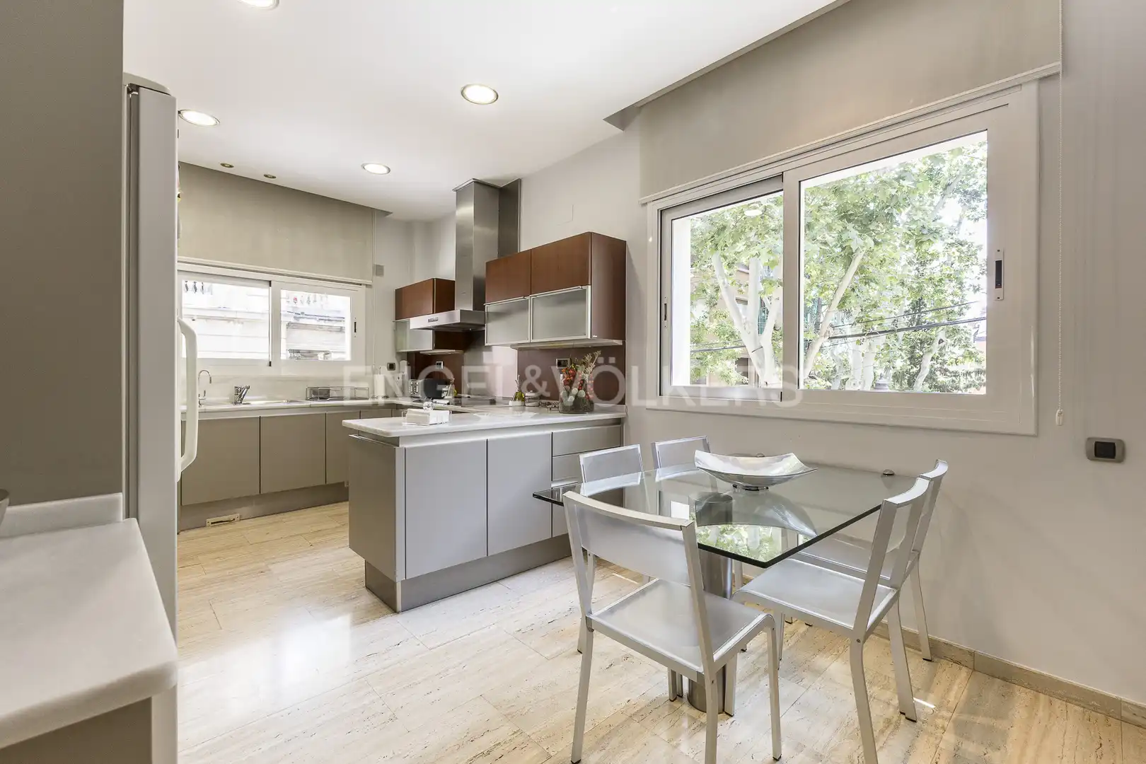 Cocina de Casa o chalet en venta en Barcelona con Aire acondicionado, Calefacción y Jardín privado