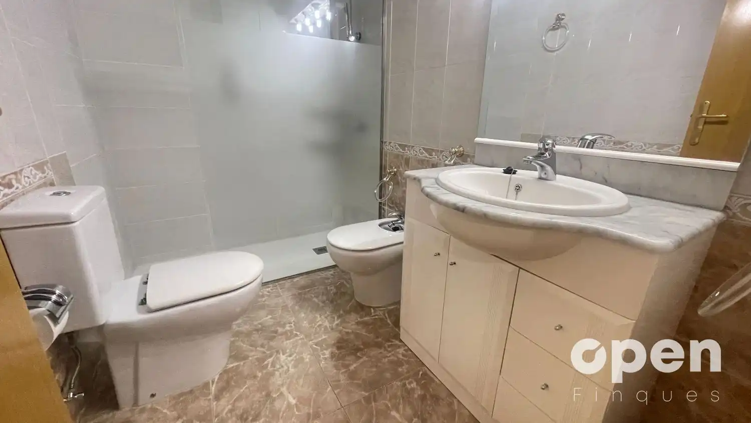 Piso con ascensor en venta en Lavoisier, imagen 2