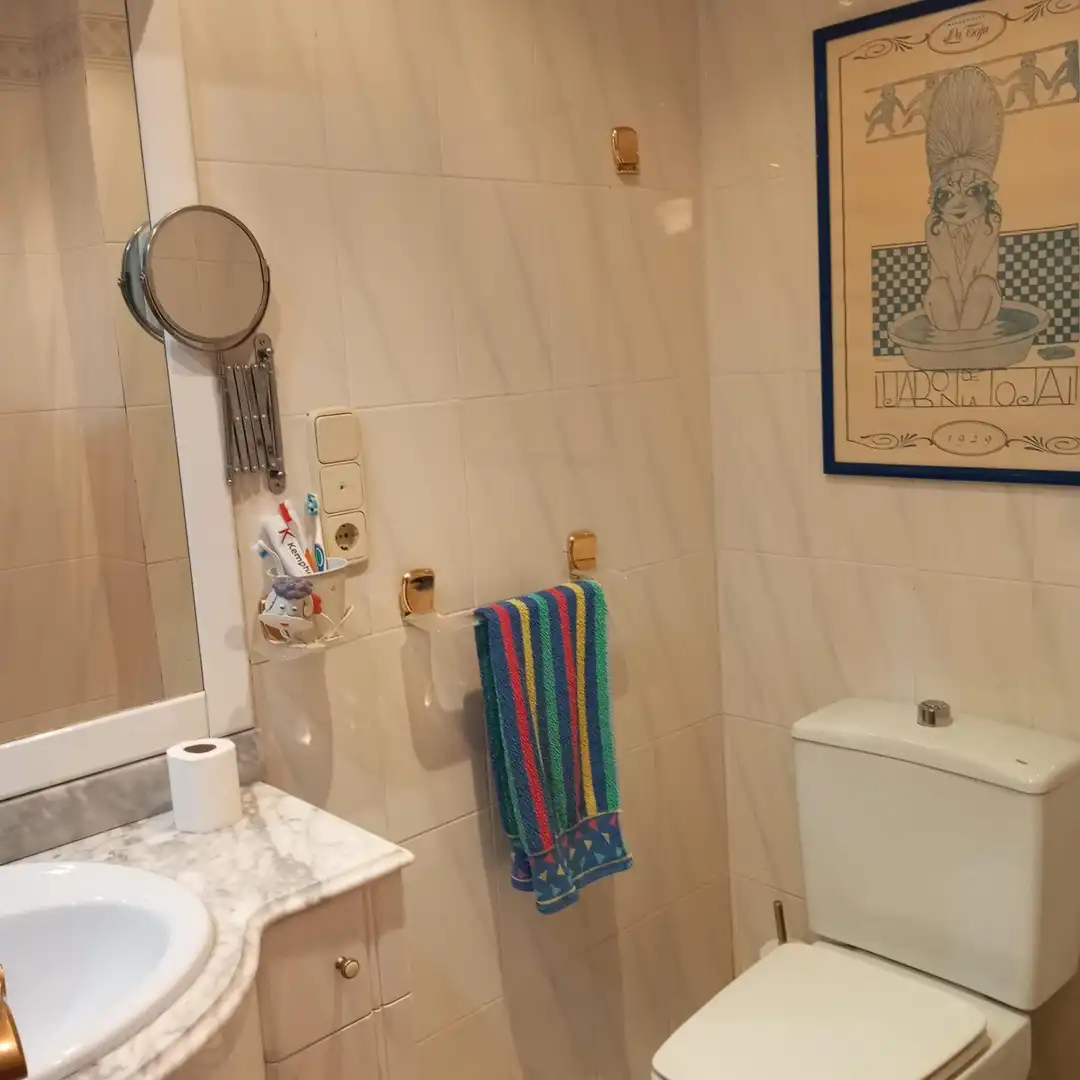 Baño de Piso en venta en Cullera con Jardín privado, Terraza y Amueblado