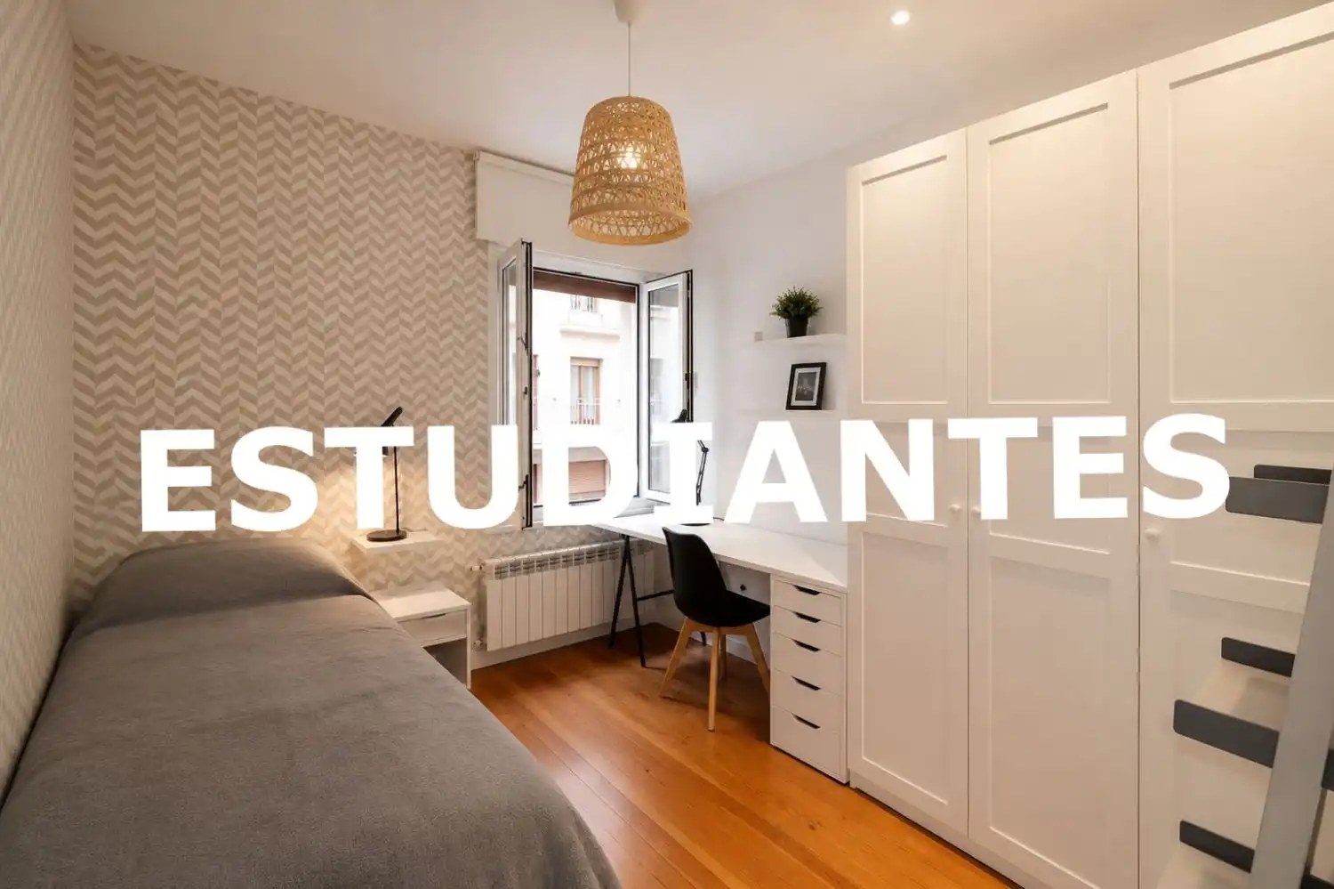 Bedroom of Flat for rent in Vitoria - Gasteiz  with Heating, Parquet flooring and Furnished