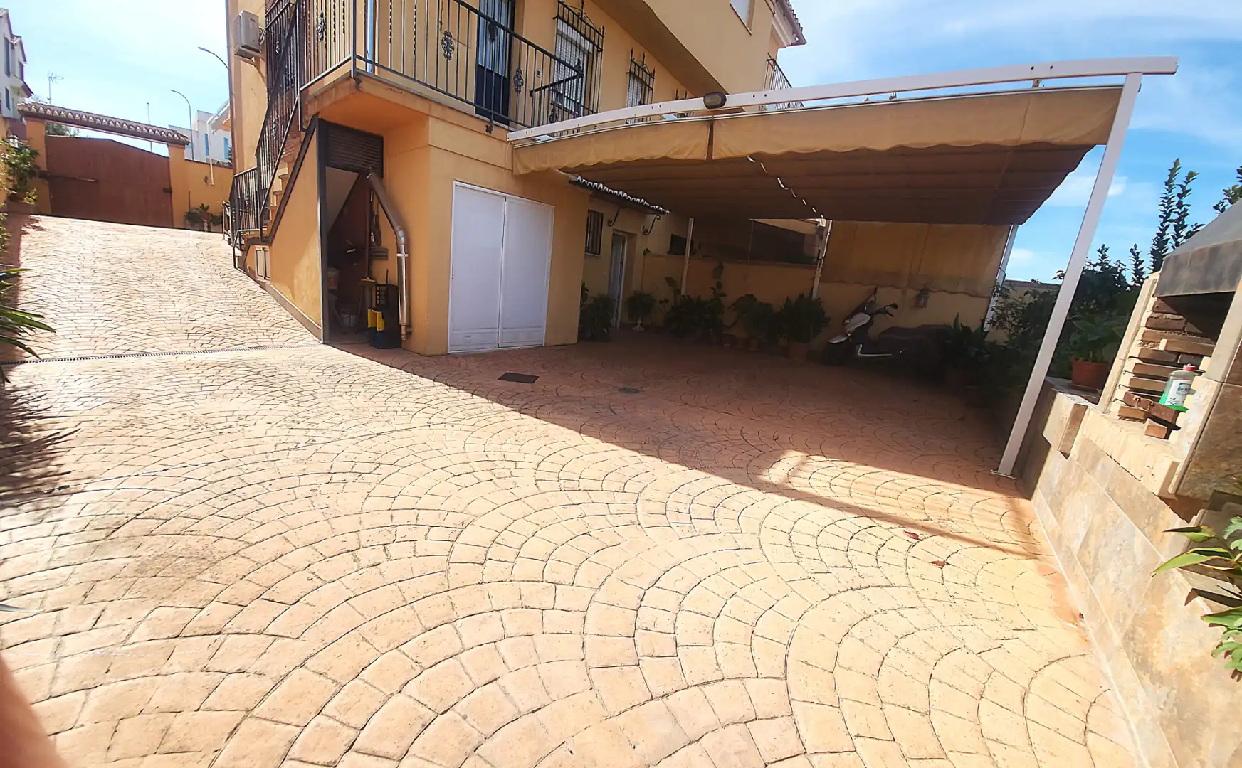 Exterior view of Detached homes for sale in Jun  with Air Conditioner, Heating and Private garden
