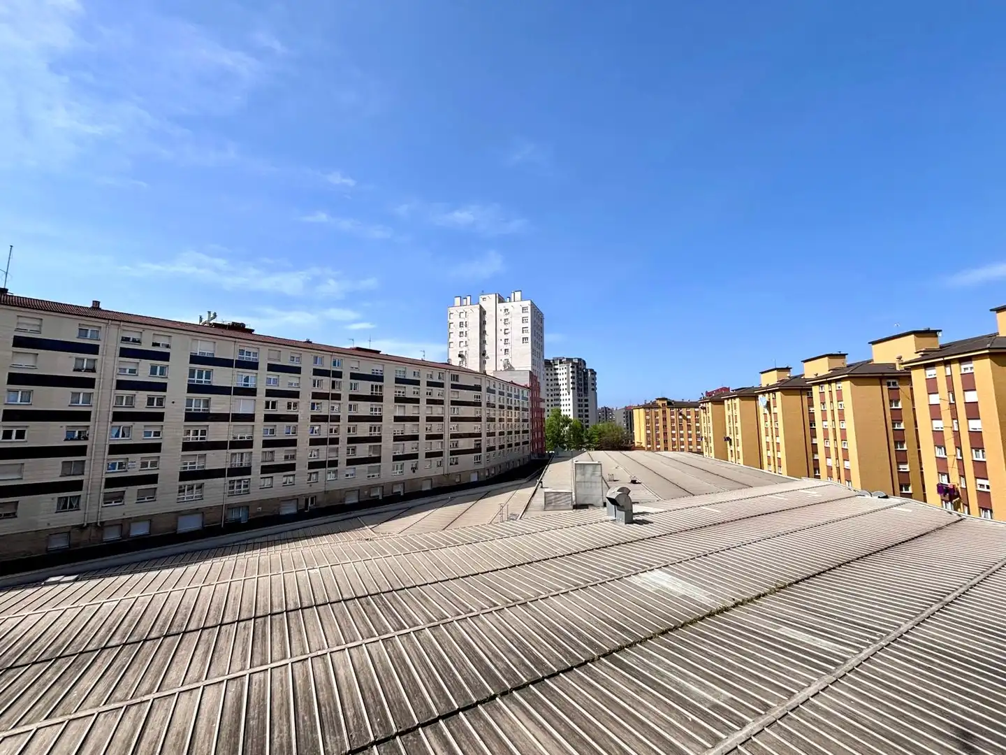 Vista exterior de Piso en venta en Gijón  con Calefacción, Parquet y Amueblado