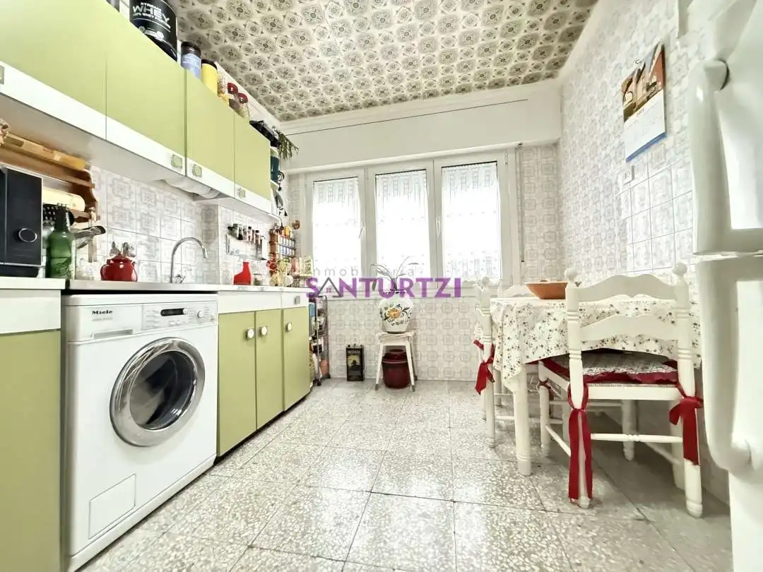Cocina de Piso en venta en Portugalete con Calefacción