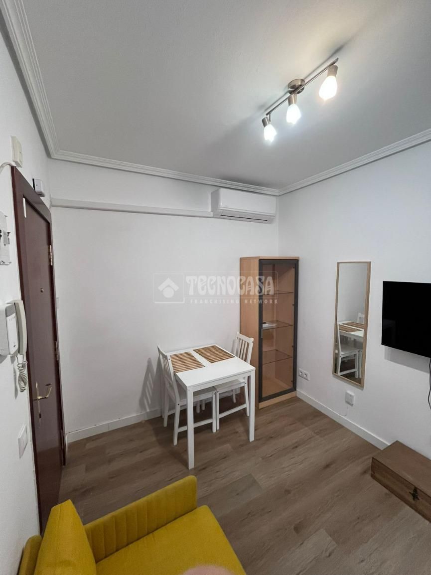 Bedroom of Flat to rent in  Madrid Capital