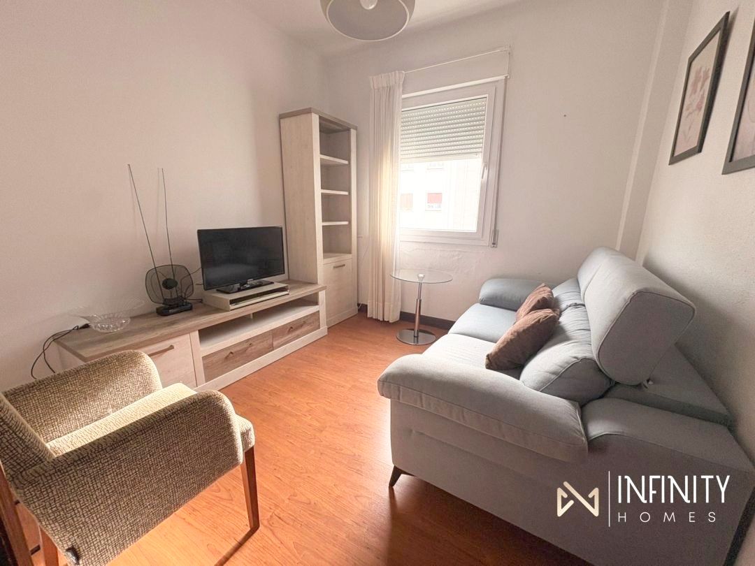 Sala d'estar de Pis de lloguer en Bilbao  amb Calefacció, Forn i Rentadora