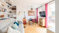 Sala d'estar de Àtic en venda en  Madrid Capital amb Aire condicionat, Calefacció i Jardí privat