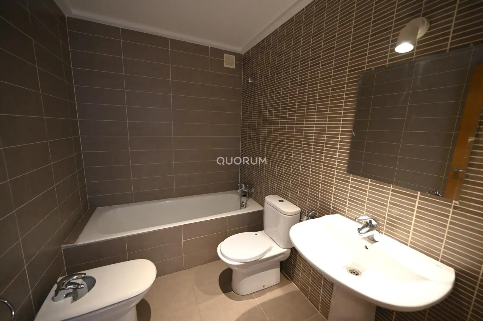 Badezimmer von Wohnung zum Verkauf in Erandio mit Heizung und Abstellraum