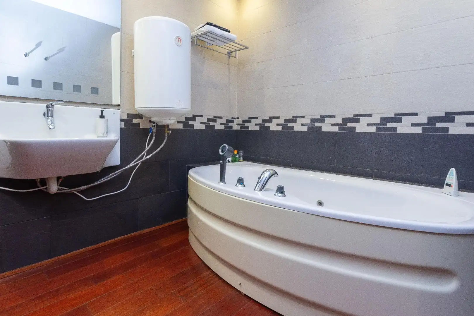 Baño de Casa o chalet en venta en Cerdanyola del Vallès con Aire acondicionado, Calefacción y Jardín privado