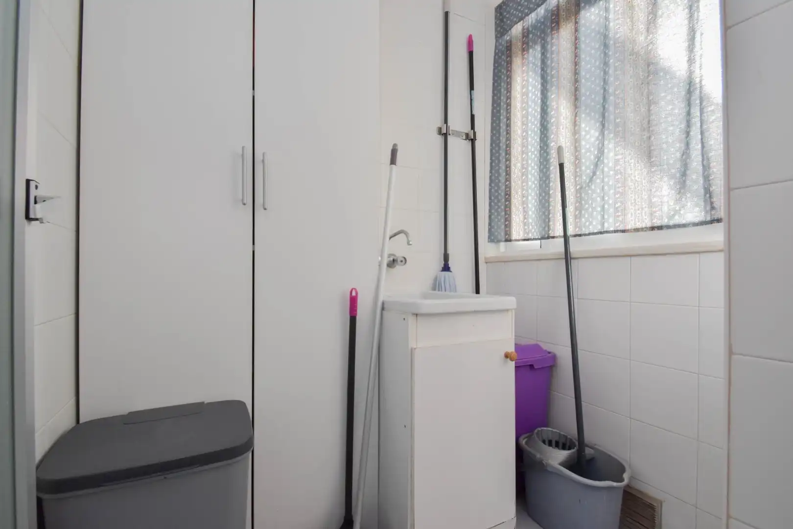 Bany de Pis en venda en Granada amb Calefacció i Piscina comunitària