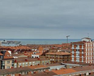 Vista exterior de Pis en venda en Gijón  amb Calefacció