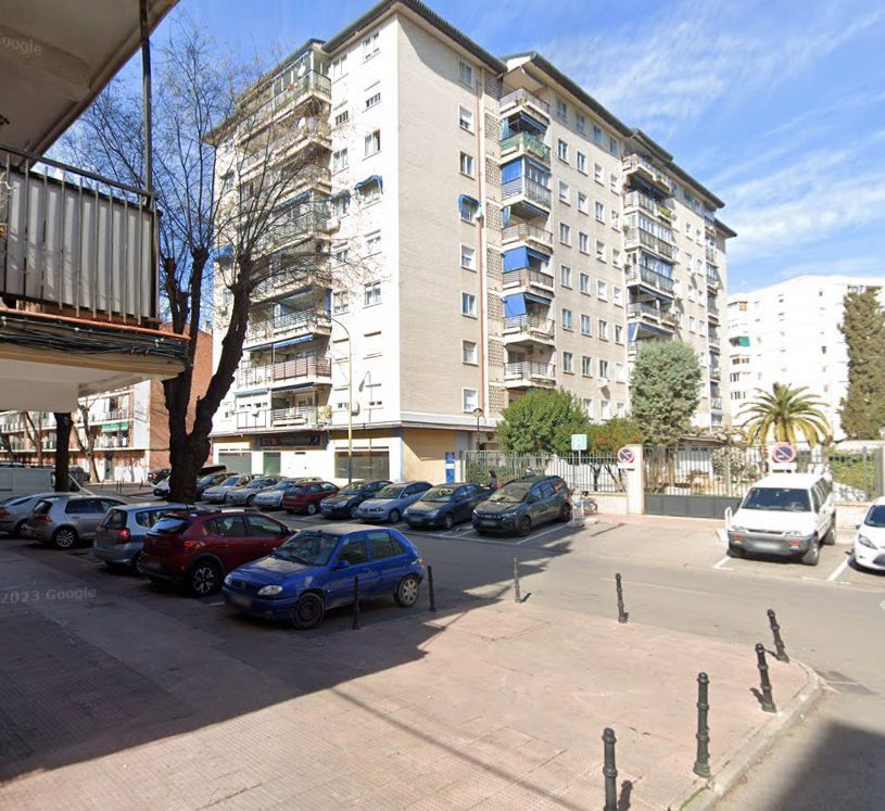 Vista exterior de Local en venda en Alcalá de Henares