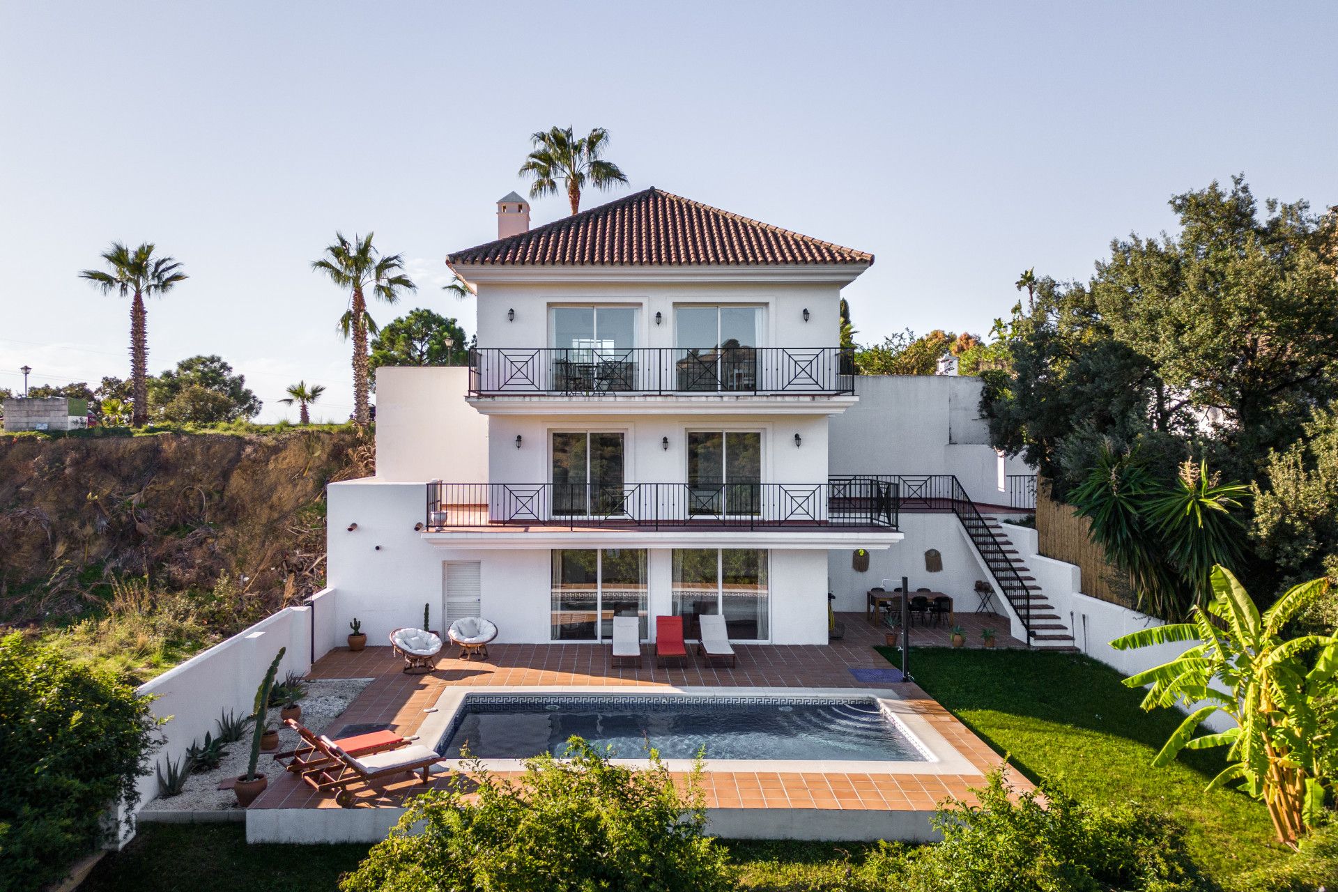 Exterior view of House or chalet for sale in Estepona  with Air Conditioner, Private garden and Terrace