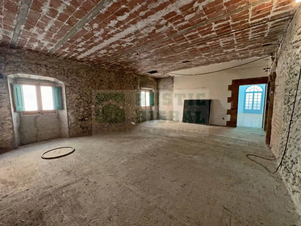 Finca rústica en venta en Bàscara con Jardín privado
