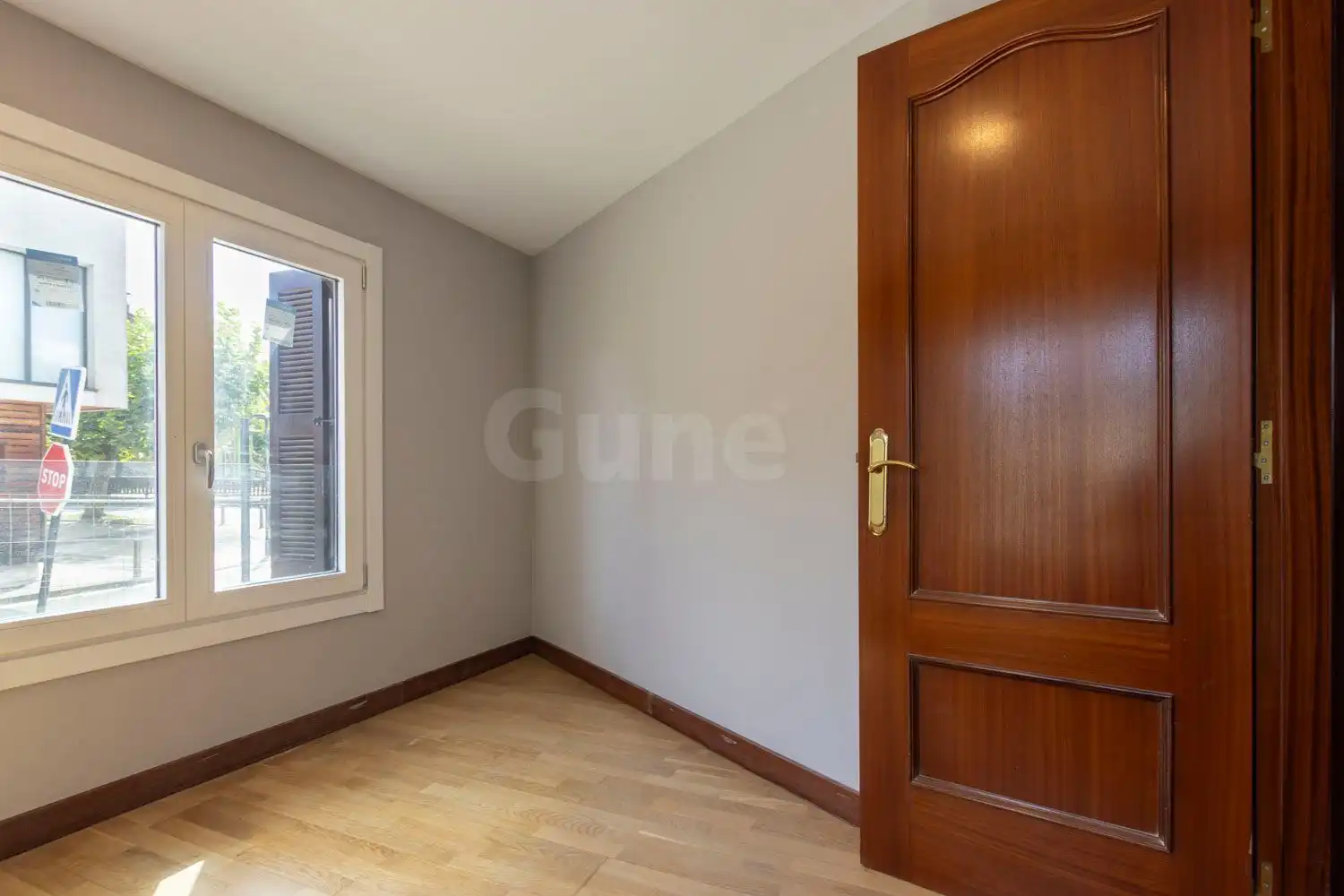Schlafzimmer von Wohnung zum Verkauf in Segura mit Heizung
