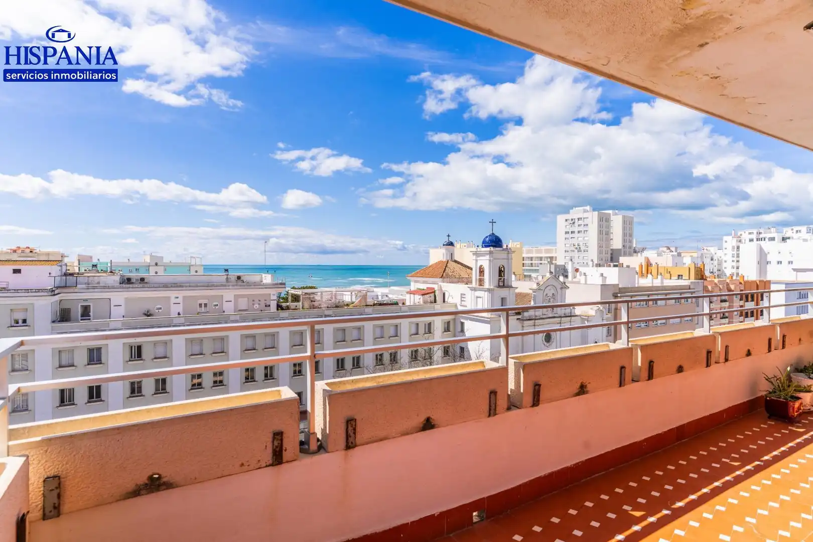 Vista exterior de Pis en venda en  Cádiz Capital amb Aire condicionat, Terrassa i Traster