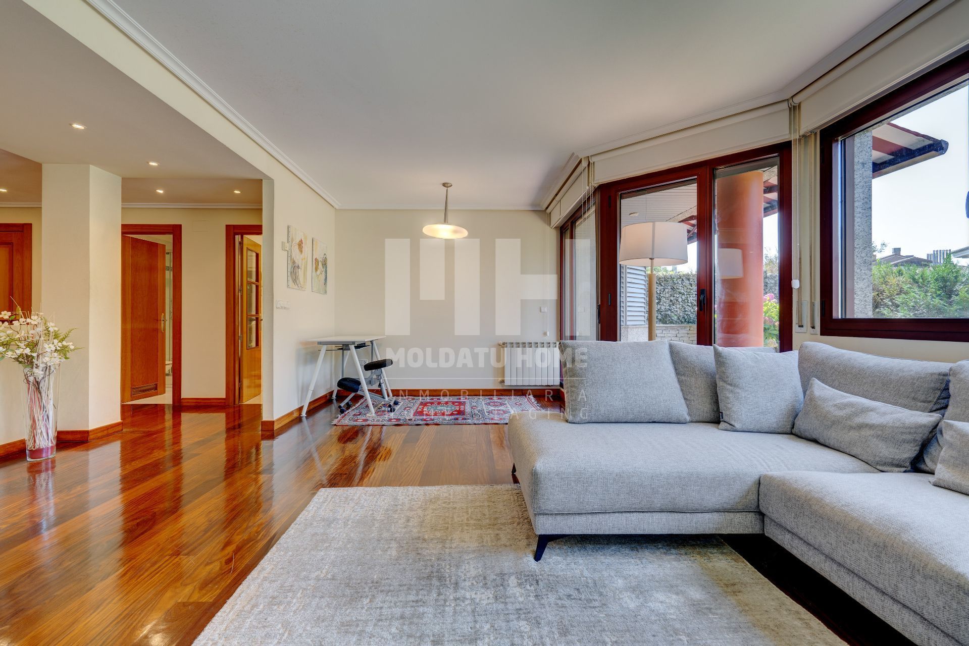 Living room of Flat for sale in Donostia - San Sebastián   with Heating, Private garden and Terrace