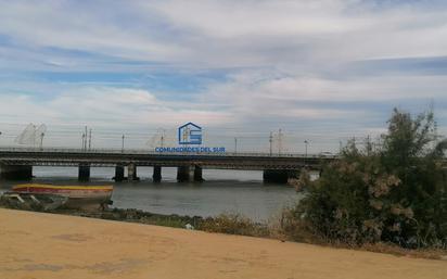 Vista exterior de Pis en venda en El Puerto de Santa María amb Terrassa i Balcó