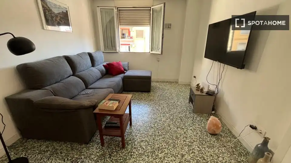 Sala d'estar de Pis de lloguer en Valencia amb Aire condicionat, Calefacció i Moblat