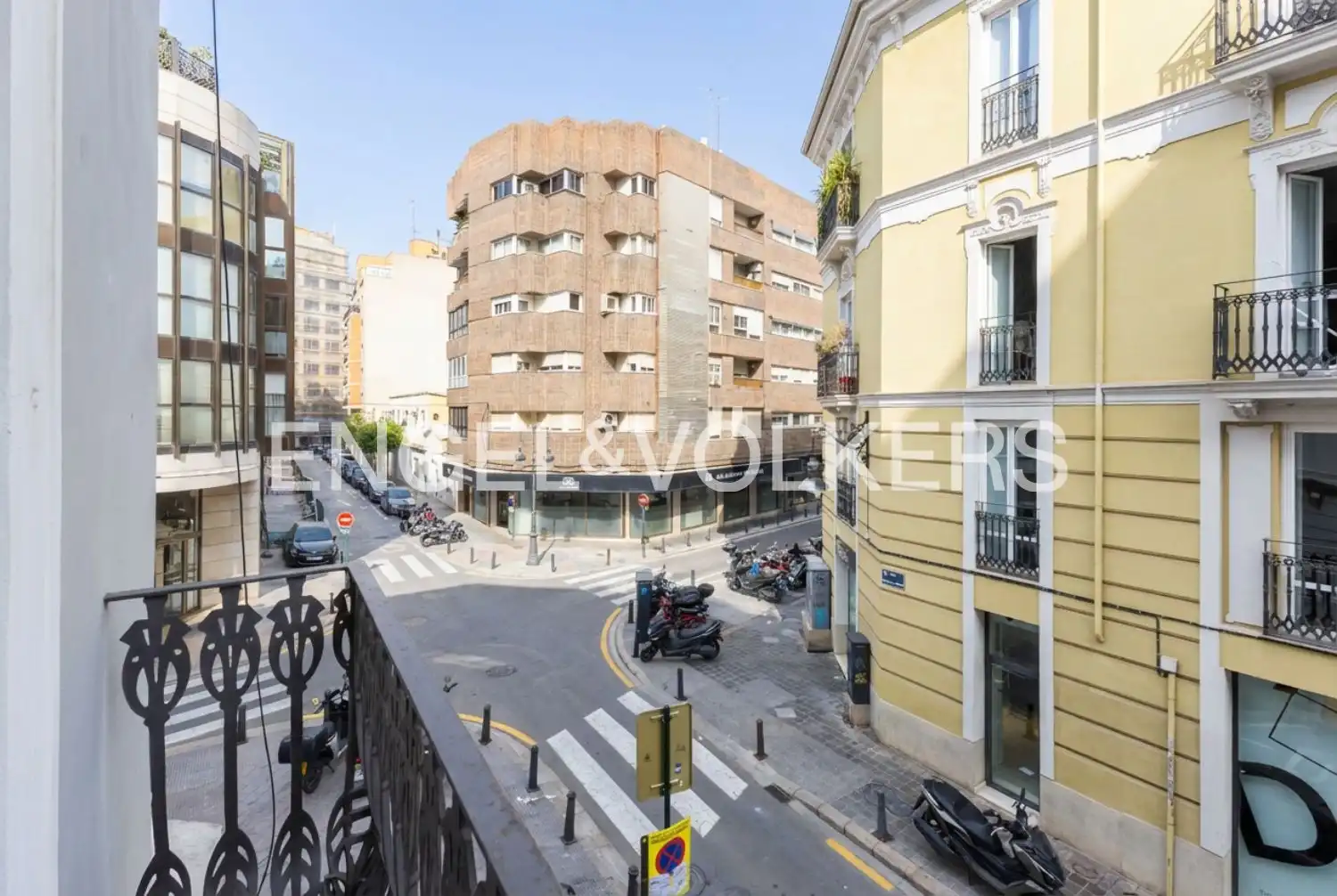 Vista exterior de Pis de lloguer en Valencia amb Calefacció, Parquet i Moblat