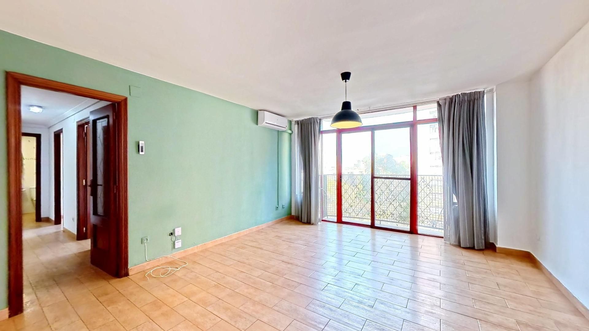 Sala de estar de Piso de alquiler en  Valencia Capital con Aire acondicionado y Balcón