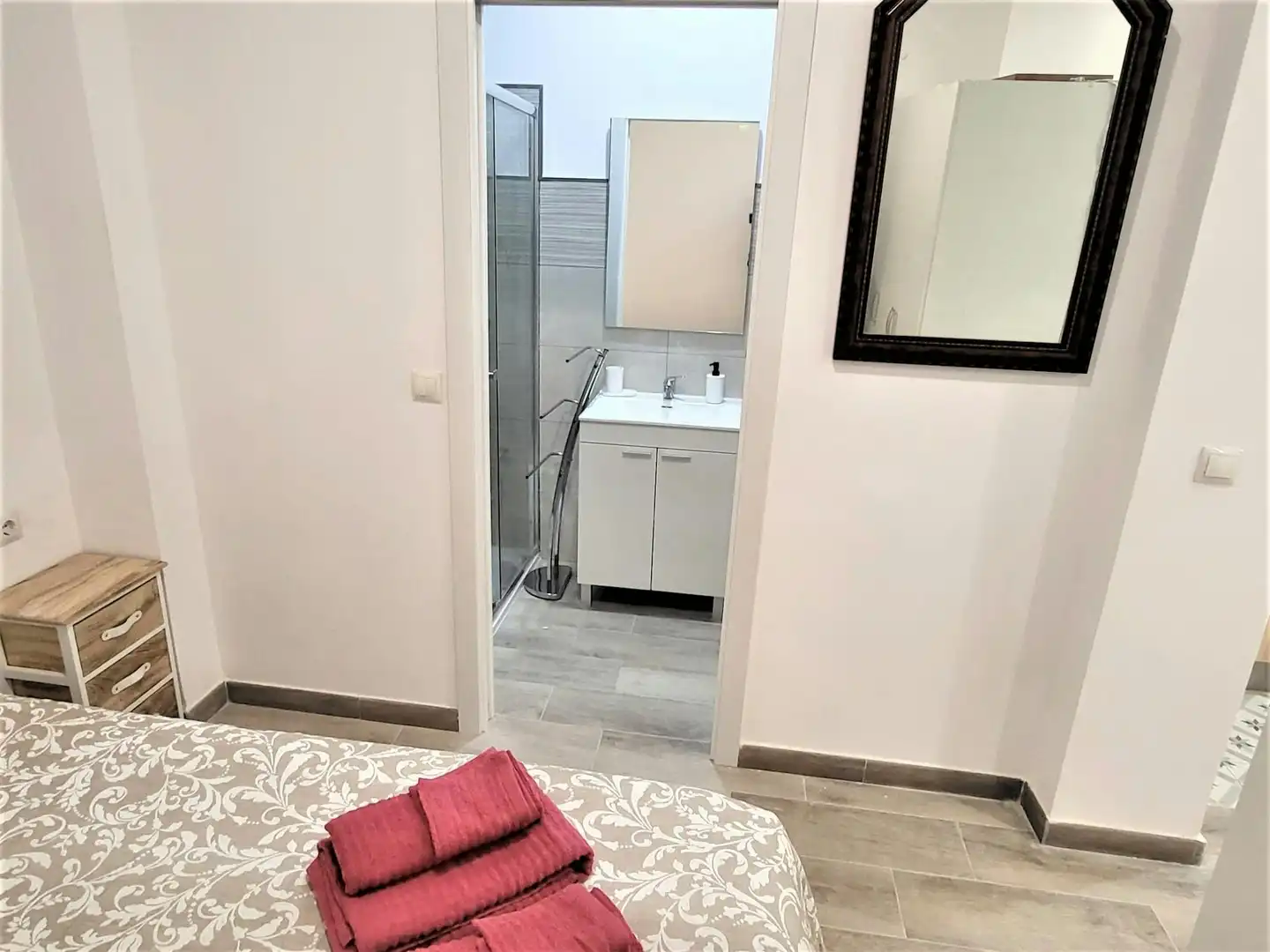 Badezimmer von Wohnung zur Miete in Sevilla mit Klimaanlage, Heizung und Privatgarten
