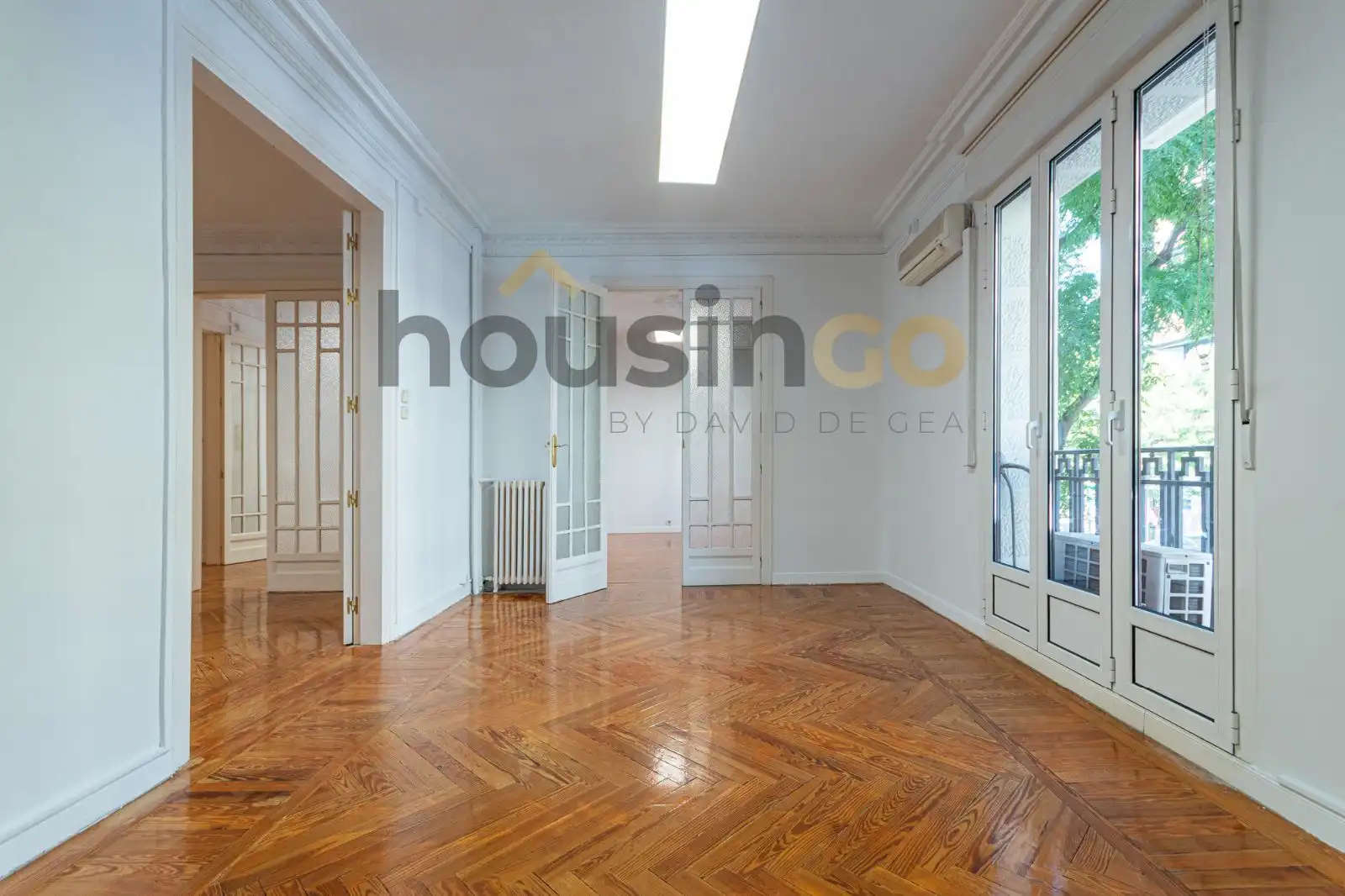 Living room of Office for rent in Madrid  with Air Conditioner, Heating and Balcony