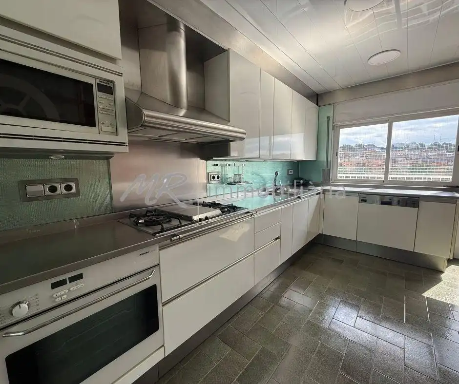 Cocina de Piso en venta en Granollers con Calefacción, Trastero y Amueblado