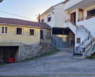 Vista exterior de Casa o xalet en venda en A Cañiza   amb Calefacció, Jardí privat i Traster