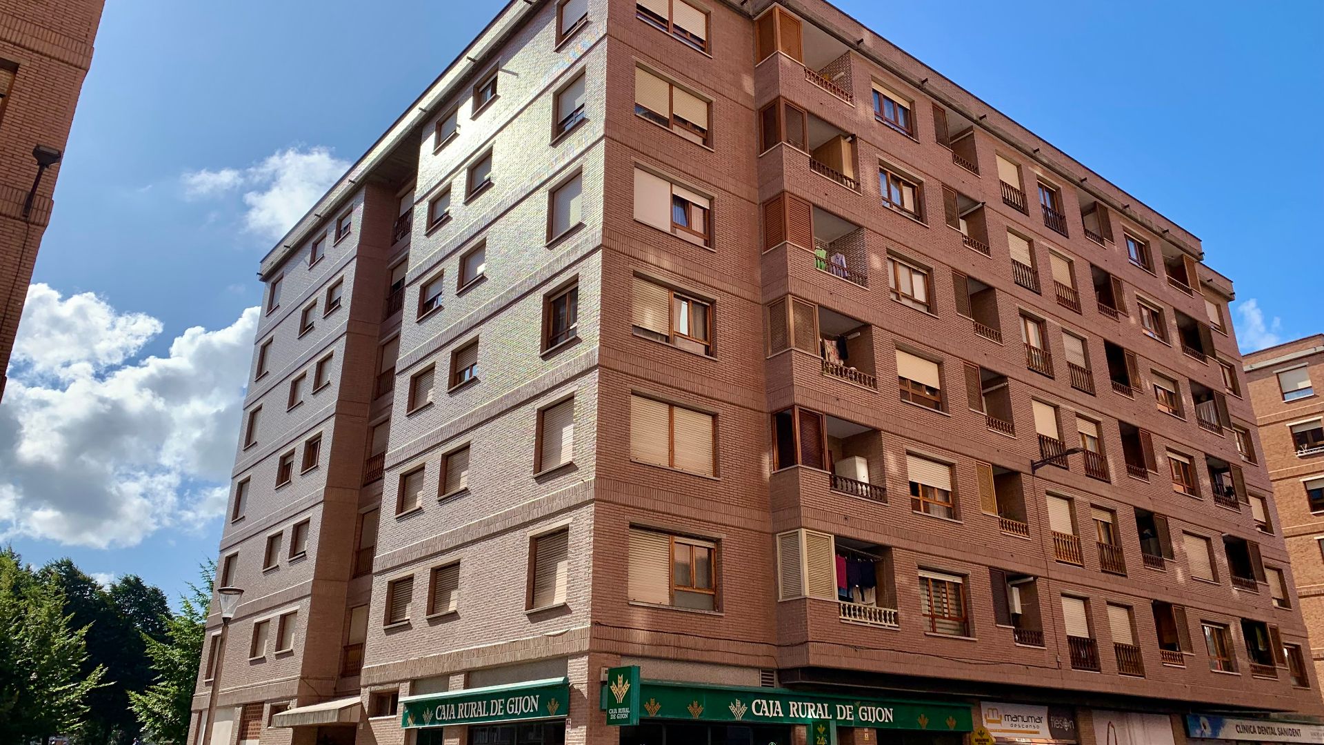 Vista exterior de Pis de lloguer en Gijón  amb Calefacció, Parquet i Terrassa