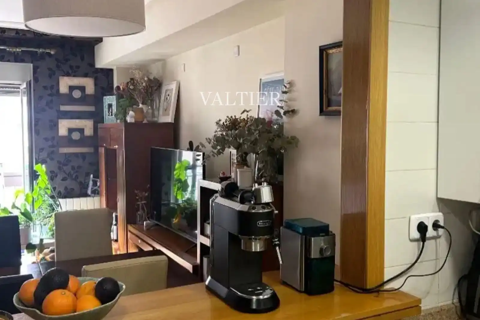 Sala d'estar de Àtic de lloguer en Madrid amb Aire condicionat i Terrassa
