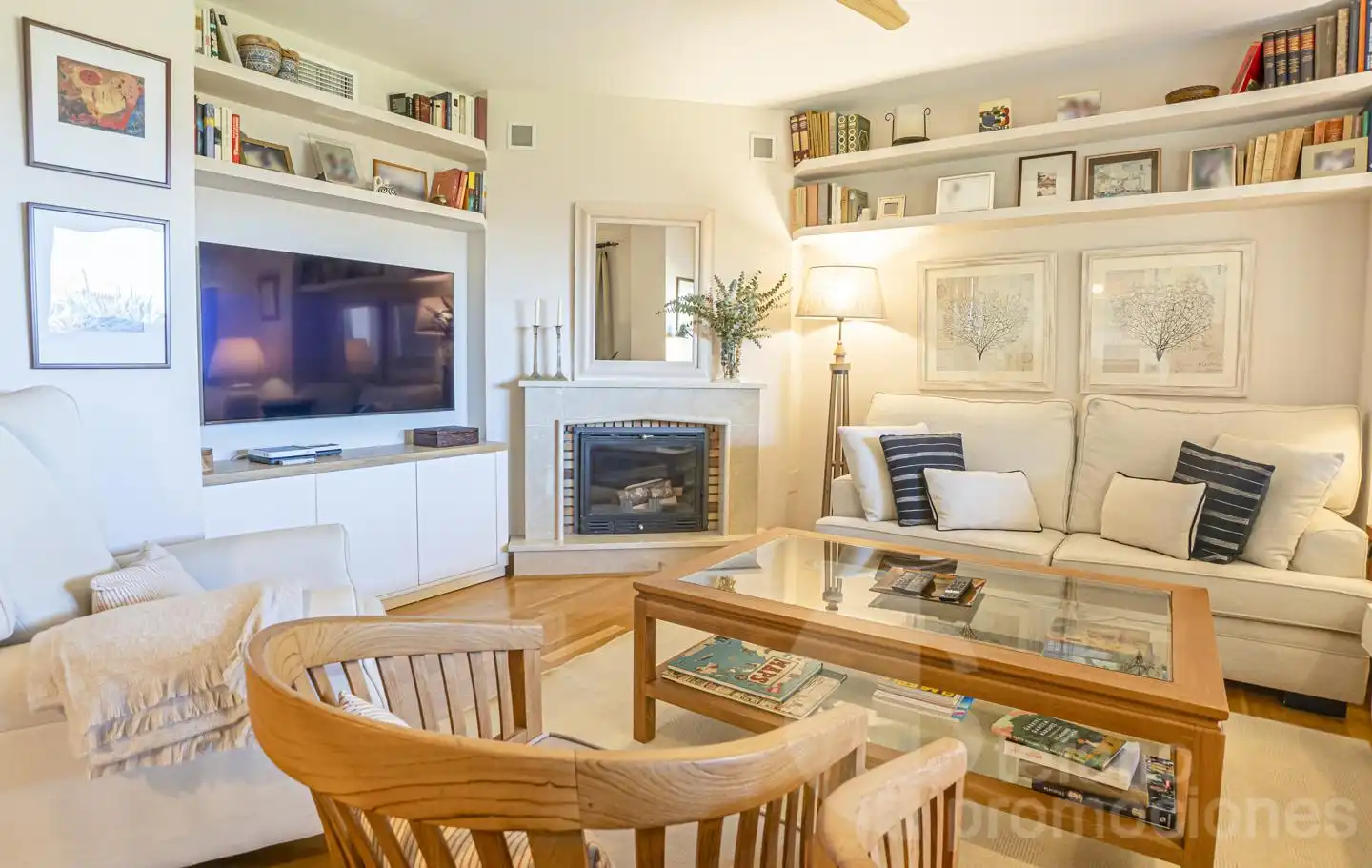 Sala de estar de Casa adosada en venta en Málaga con Aire acondicionado, Jardín privado y Parquet