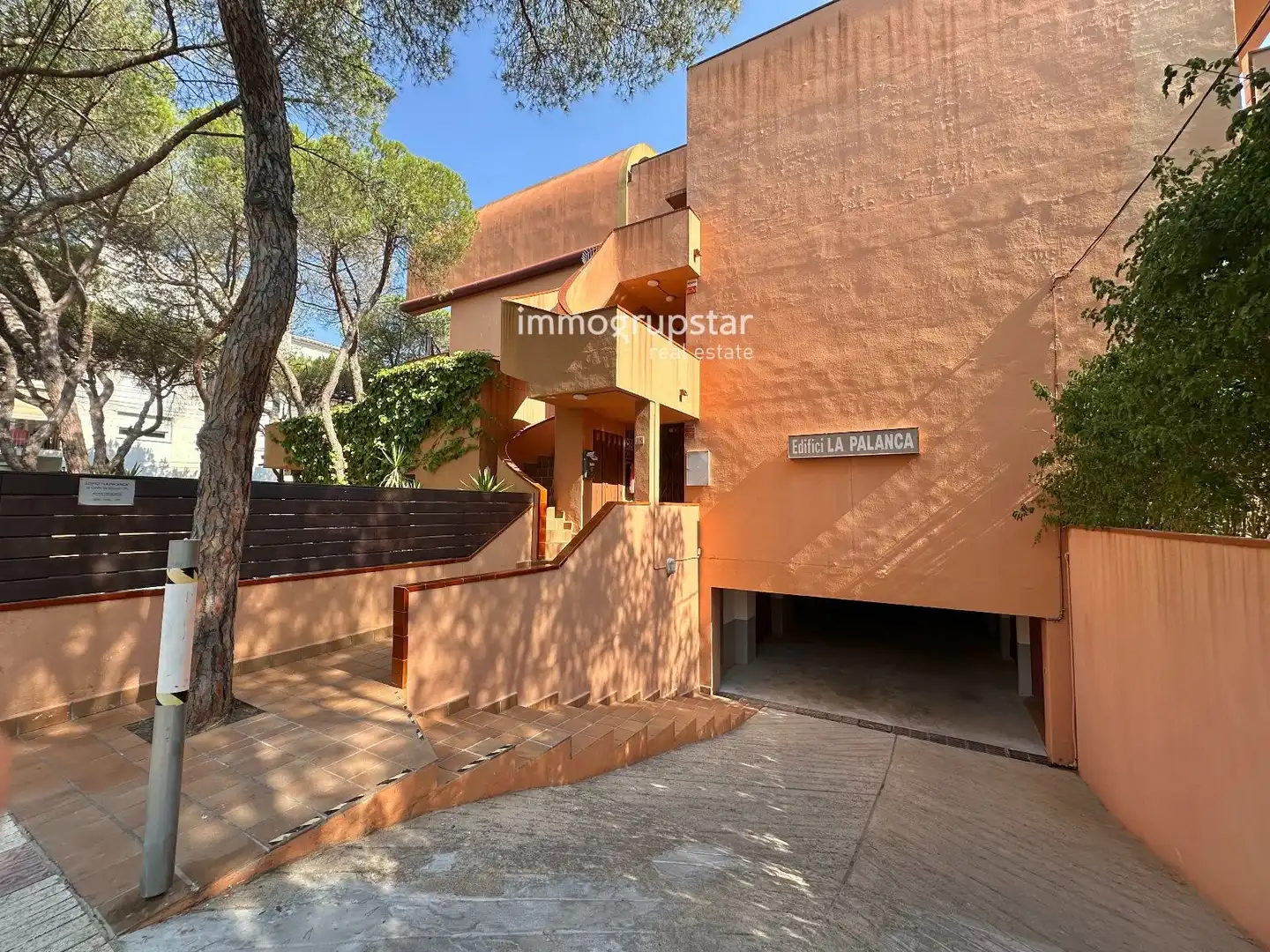 Vista exterior de Dúplex en venda en Castell d'Aro, Platja d'Aro i s'Agaró amb Terrassa, Traster i Balcó