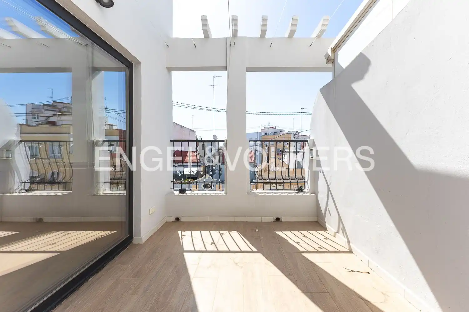 Balcony of Attic for rent in Valencia  with Air Conditioner, Heating and Terrace