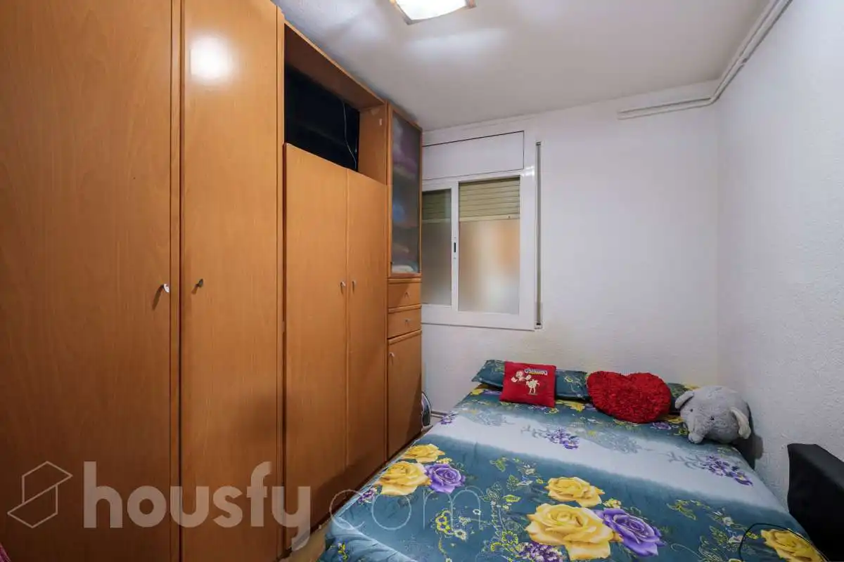 Bedroom of Flat for sale in Sud